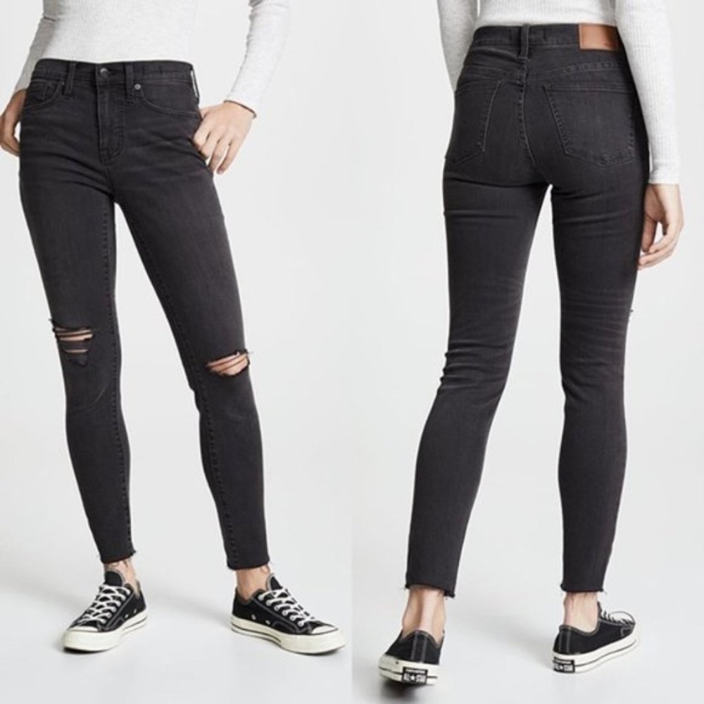 Madewell 9" Mid Rise Skinny Ankle Raw Hem Knee Tear Jean in Black Sea